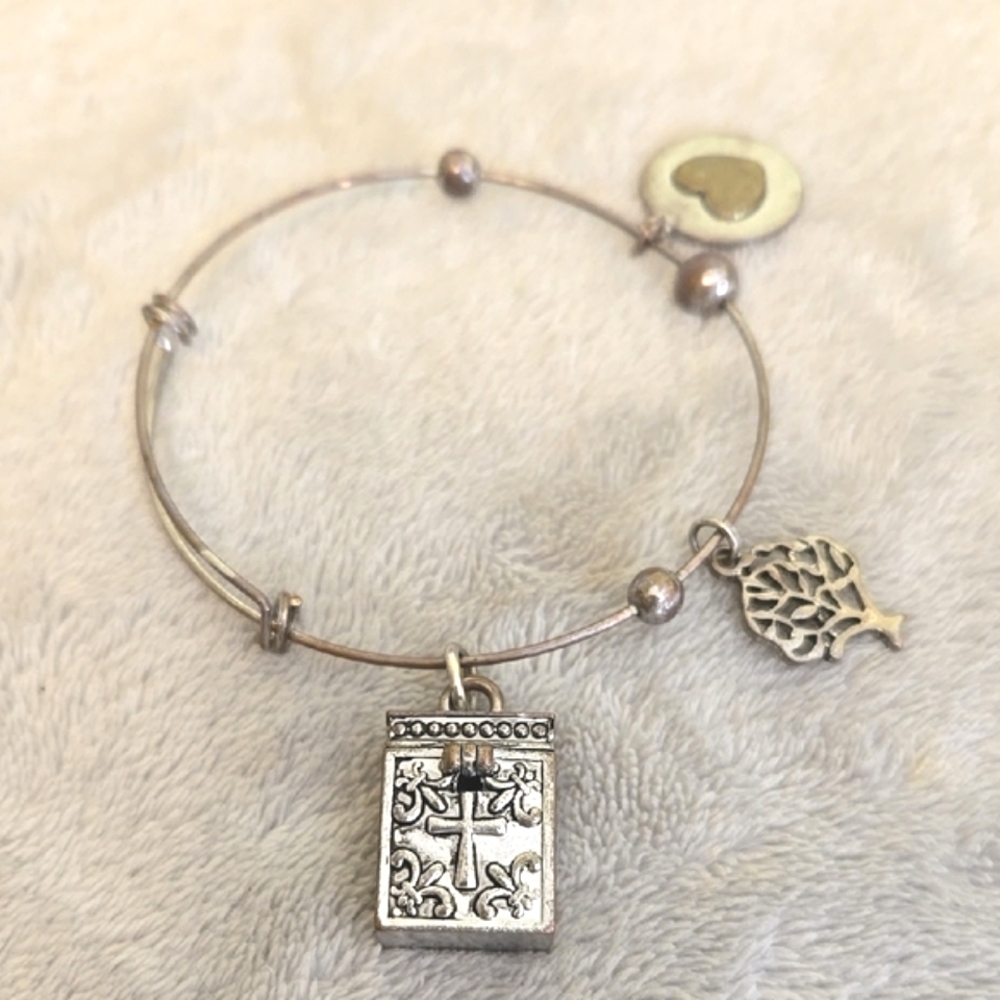 #022 Vintage Silver Charm Bracelet with Heart and Tree Pendants